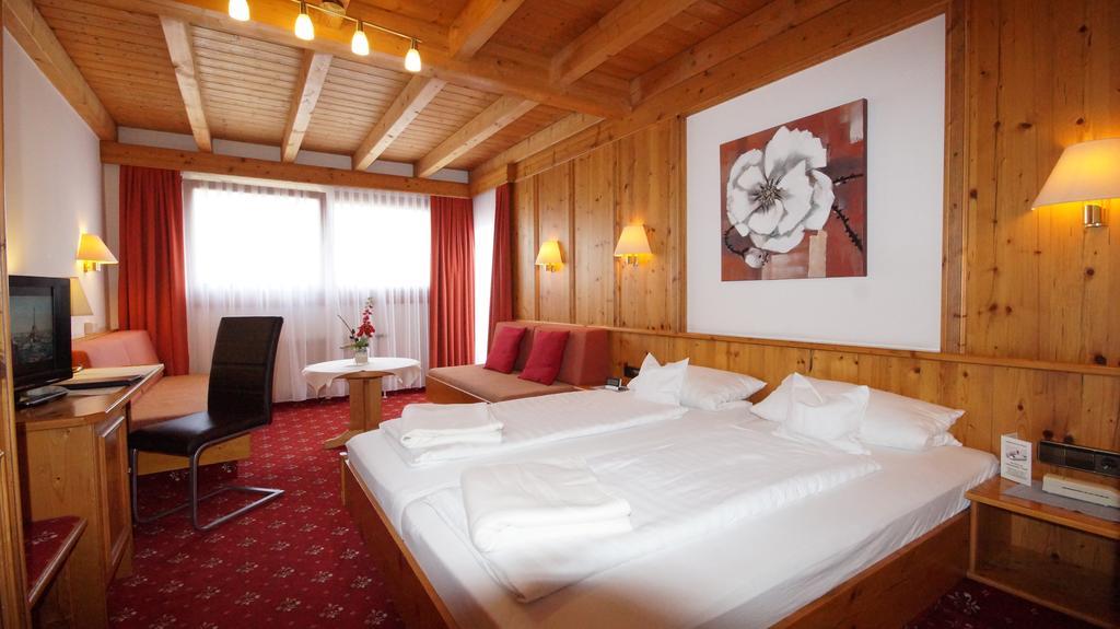 Hotel Schwarzenbergs Traube Glottertal Exterior foto